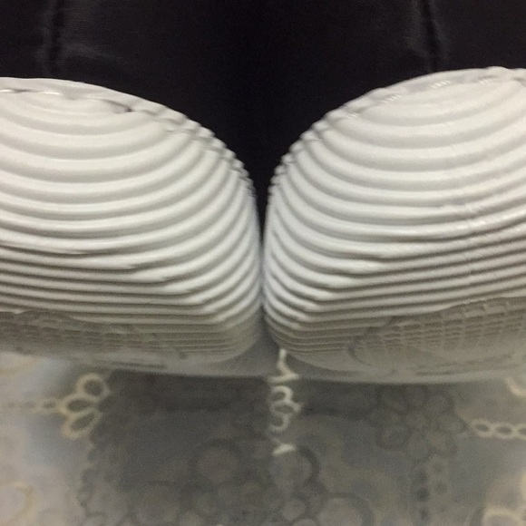 NWT Women's sneakers SZ 7 With zipper in the sides - Picture 4 of 8